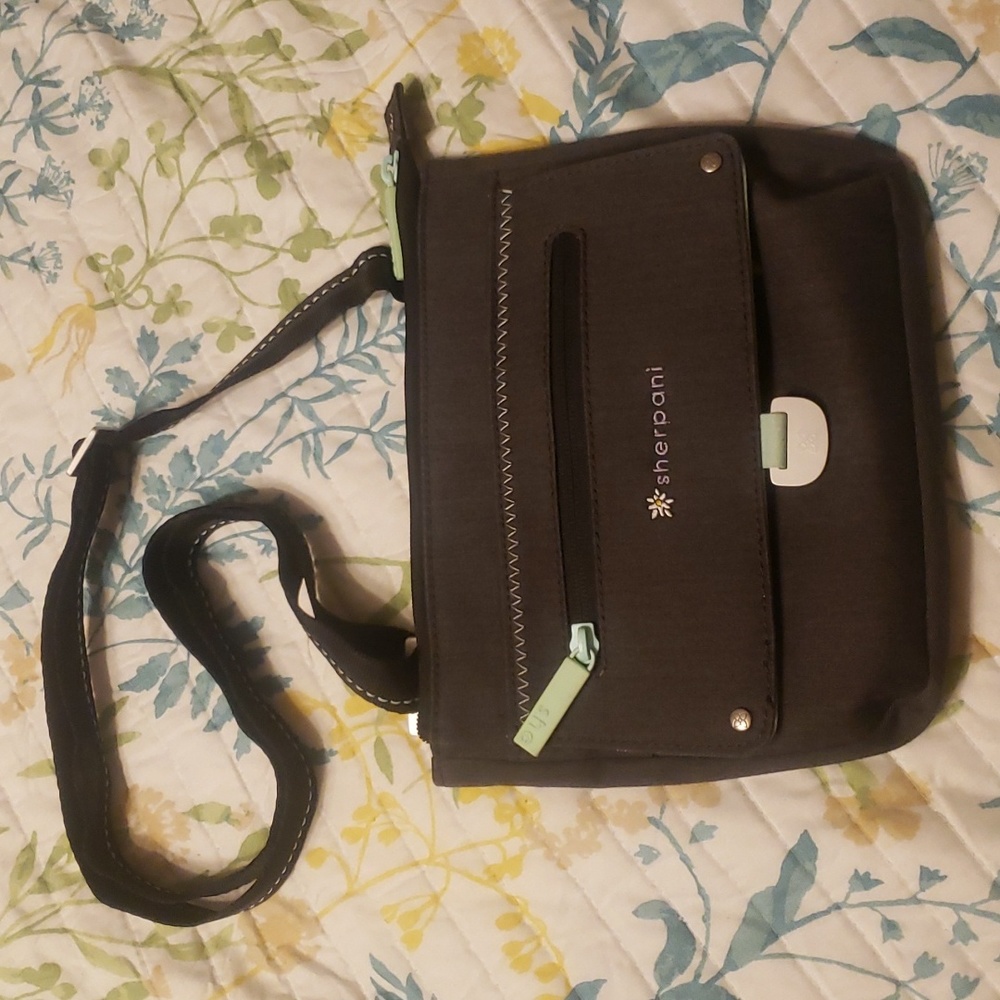 Sherpani crossbody